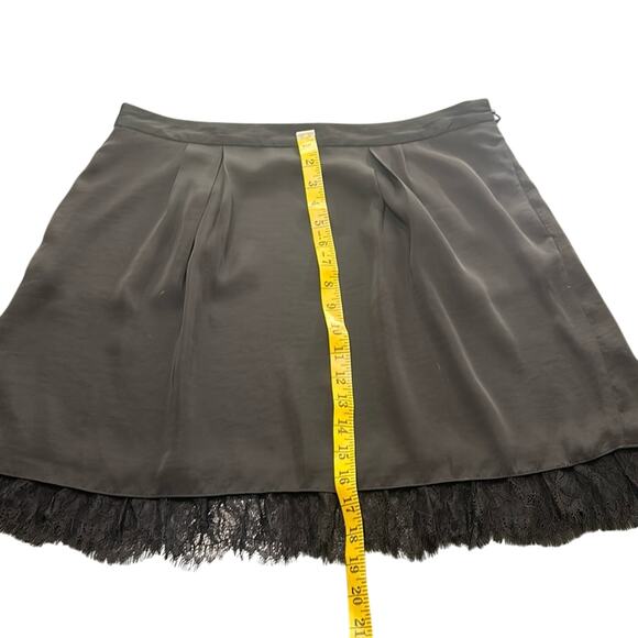 Gap- black a line skirt- lace bottom- lined- with pockets black Sz 8 side zip - Picture 3 of 10